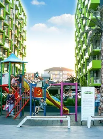 Seabreeze Family Premier - Pool & 公寓 那沃达利